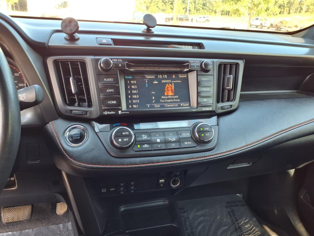 2017 Toyota RAV4 SE photo 7