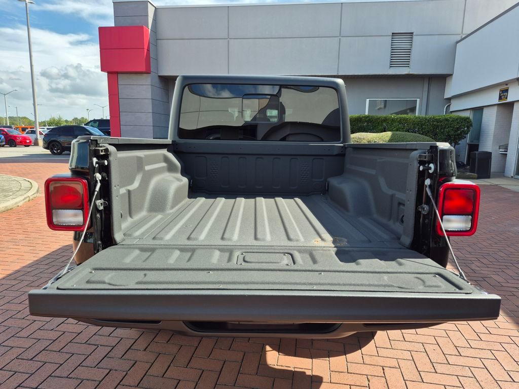 2024 Jeep Gladiator Sport photo 10