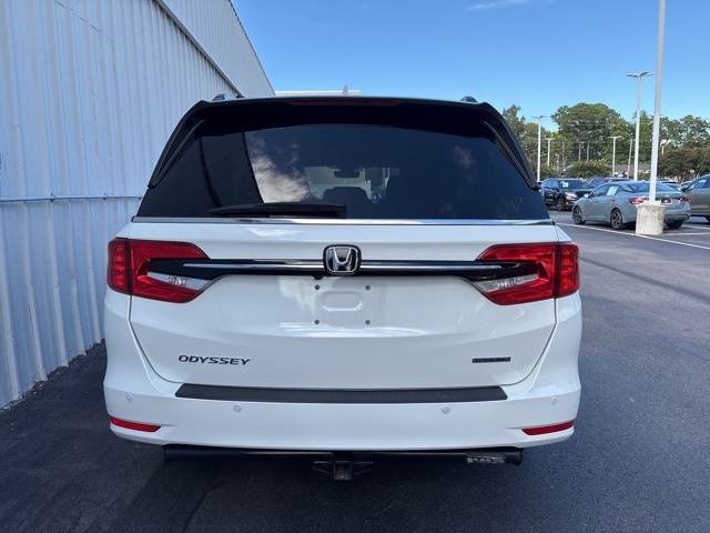 2022 Honda Odyssey Touring photo 3