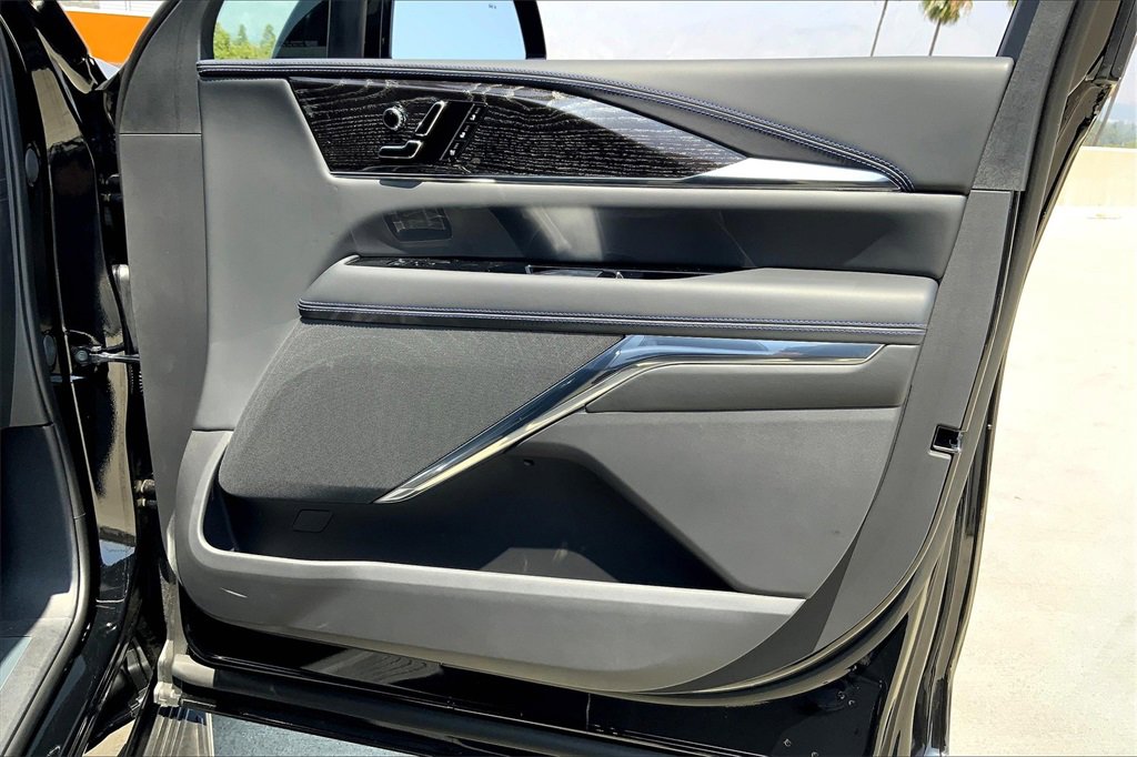 2026 Cadillac Escalade IQ Sport photo 29