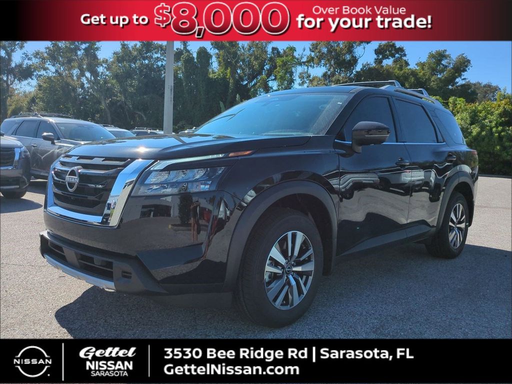 2025 Nissan Pathfinder SL's photo