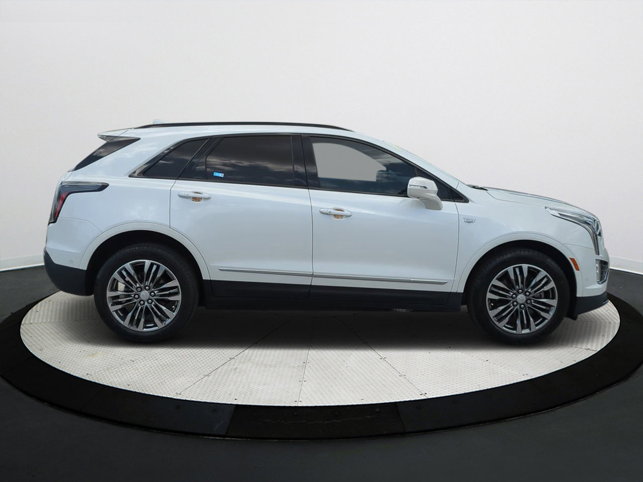2020 Cadillac XT5 Sport photo 3
