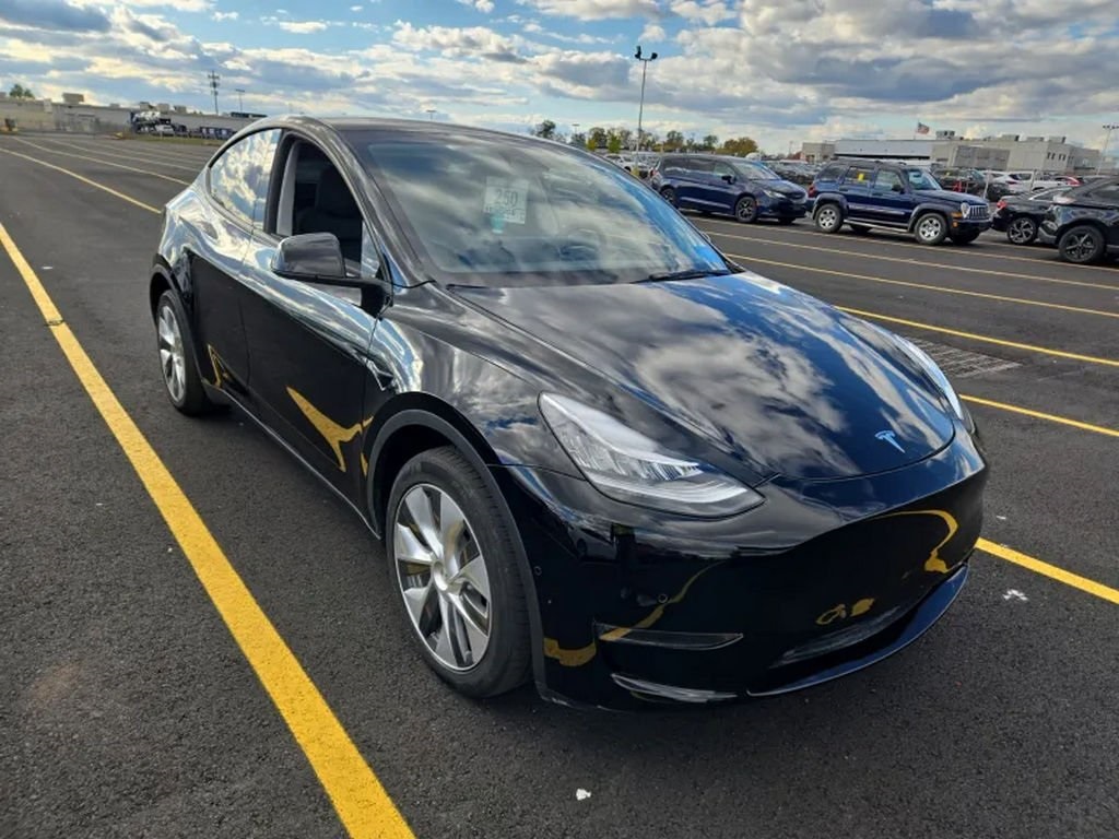 2022 Tesla Model Y Long Range photo 3