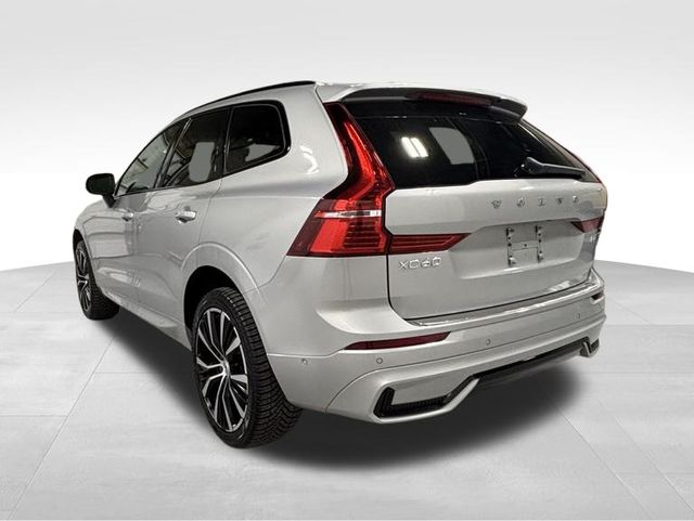 2023 Volvo XC60 B5 Plus photo 4