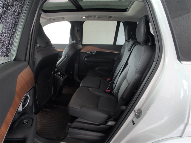 2024 Volvo XC90 Plus photo 7