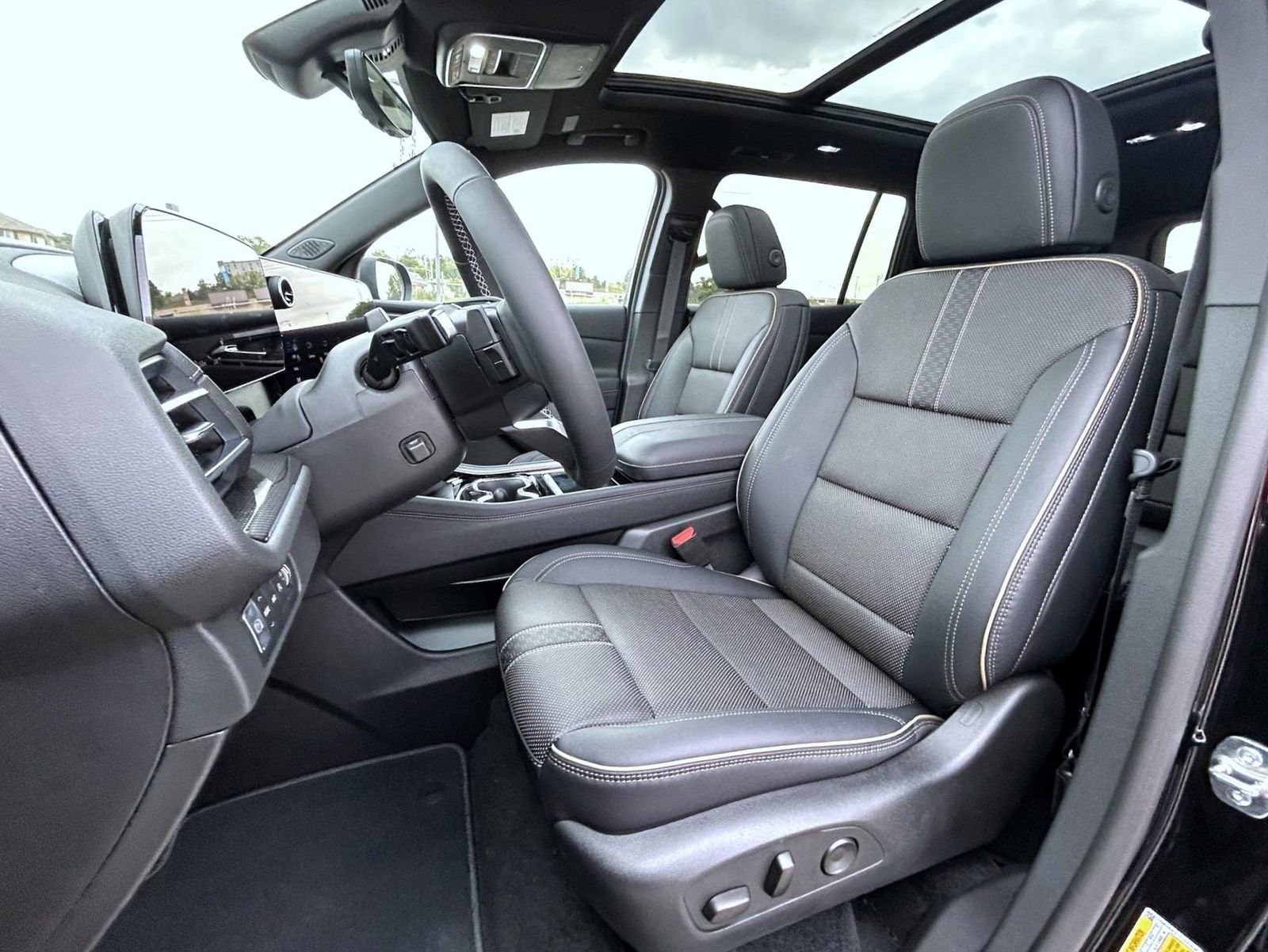 2026 Chevrolet Traverse High Country photo 9