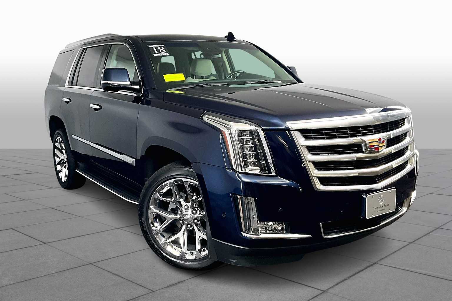 2018 Cadillac Escalade Luxury photo 2