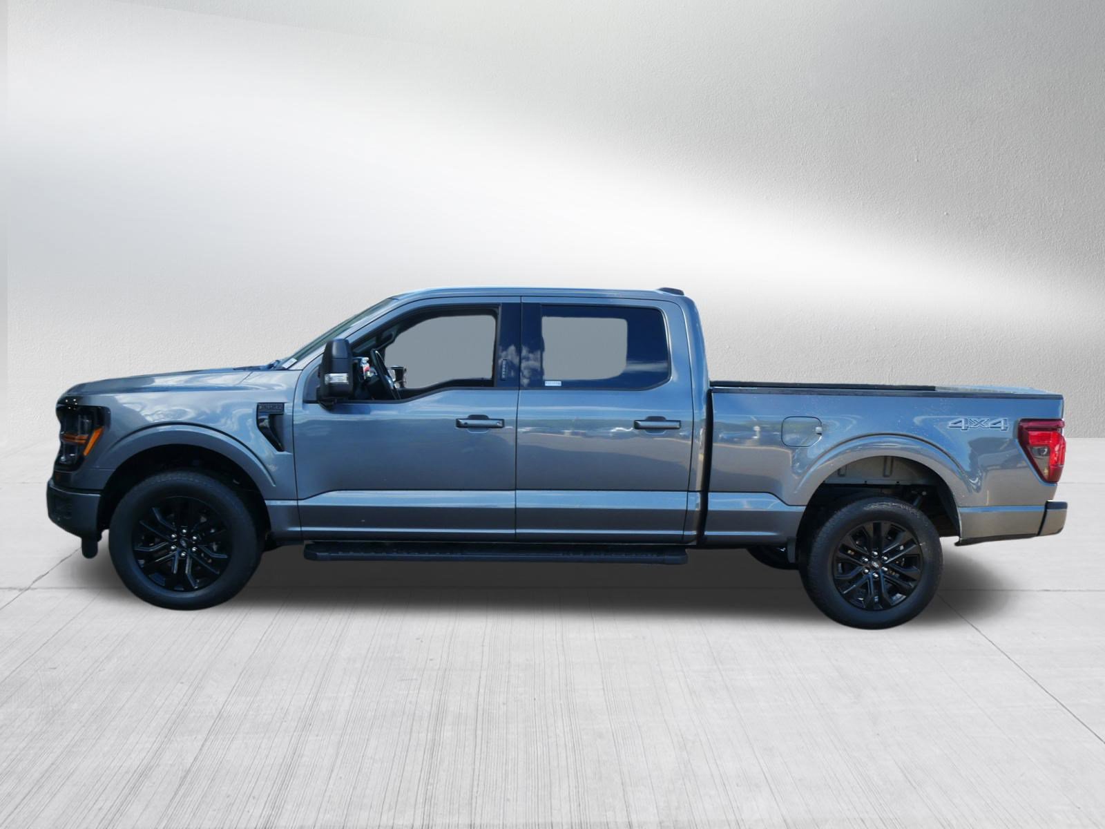 2024 Ford F-150 XLT photo 4