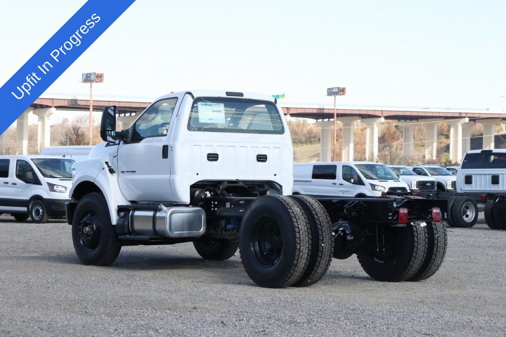 2026 Ford F-750 photo 4