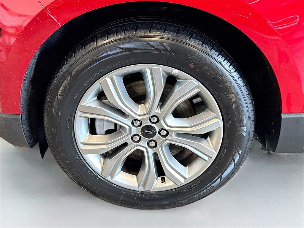 2024 Ford Edge Titanium photo 19