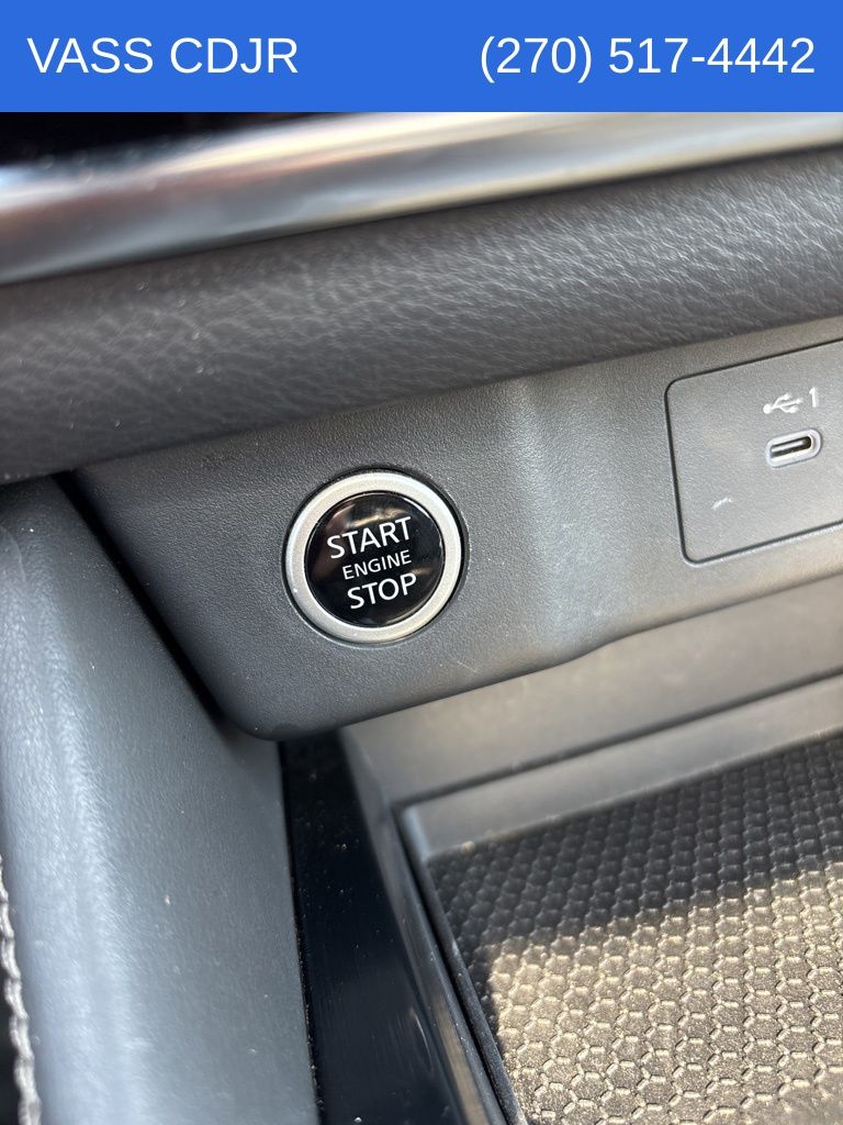 2022 Nissan Rogue SL photo 9