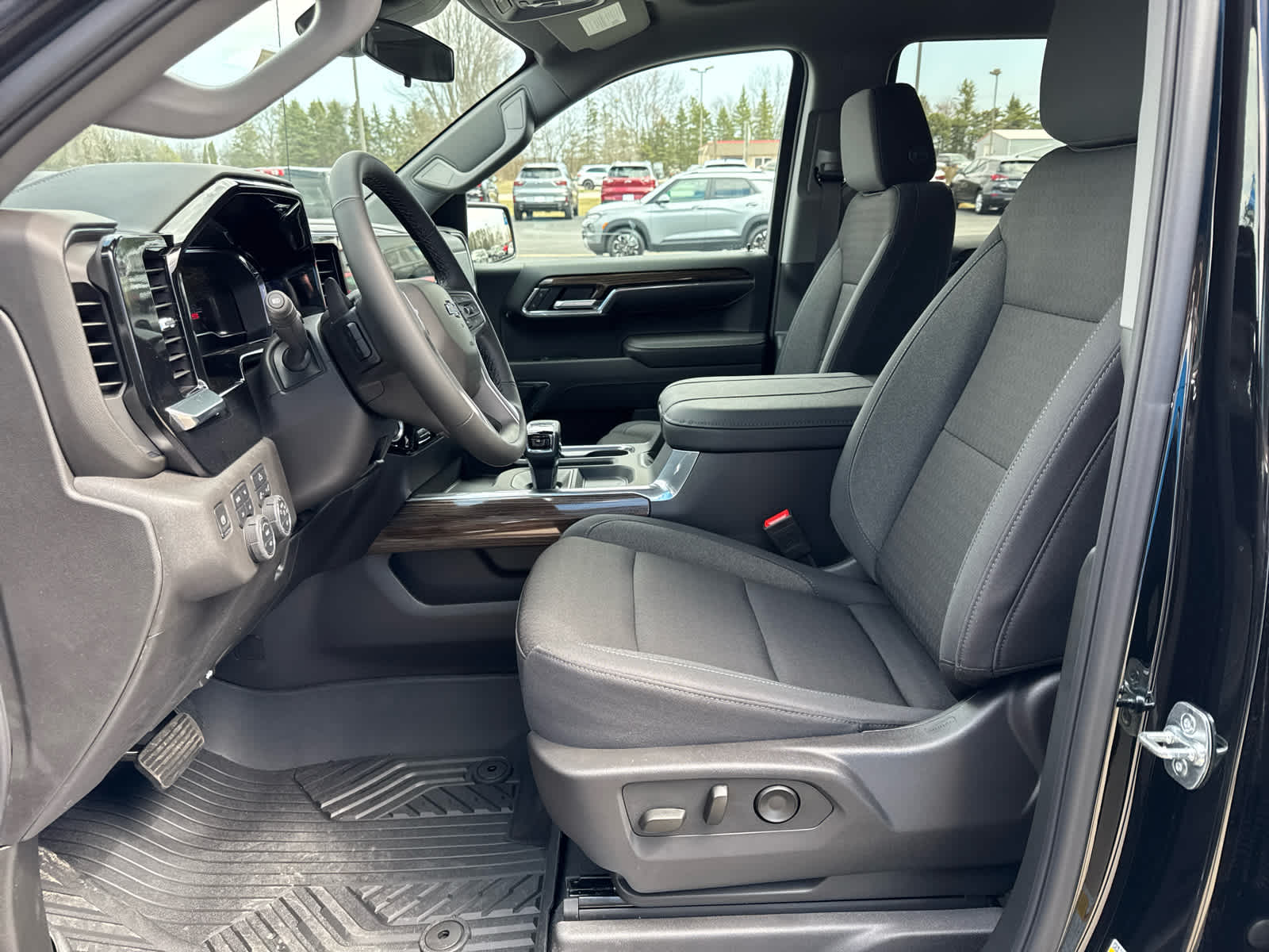2025 Chevrolet Silverado 1500 LT Trail Boss photo 6