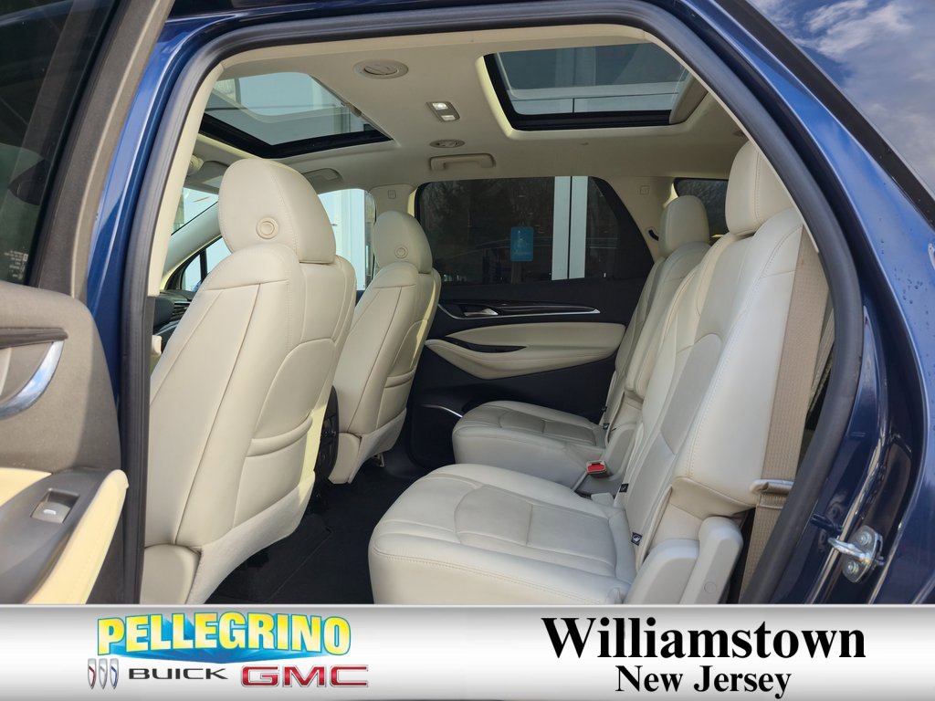 2023 Buick Enclave Essence photo 3