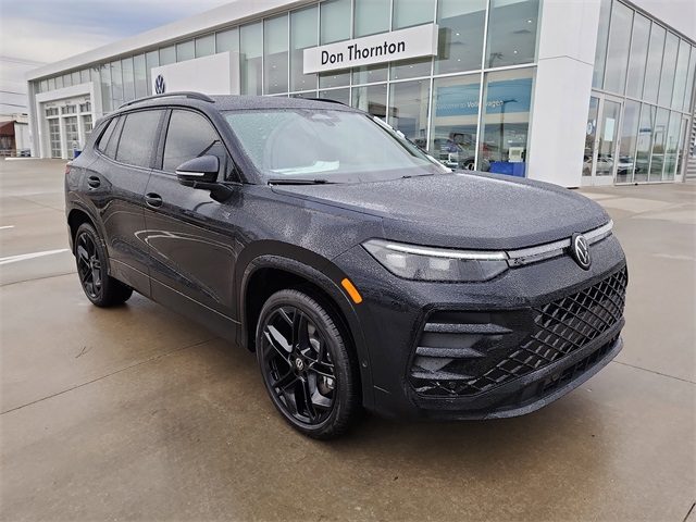 2026 Volkswagen Tiguan SE R-LINE BLACK's photo