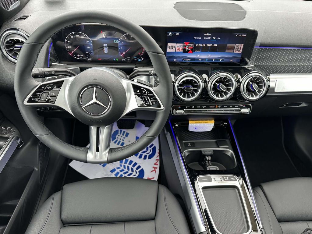 2025 Mercedes Benz GLB 250 4MATIC photo 7