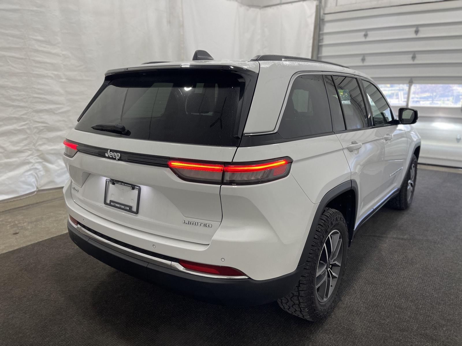 2022 Jeep Grand Cherokee Limited photo 4