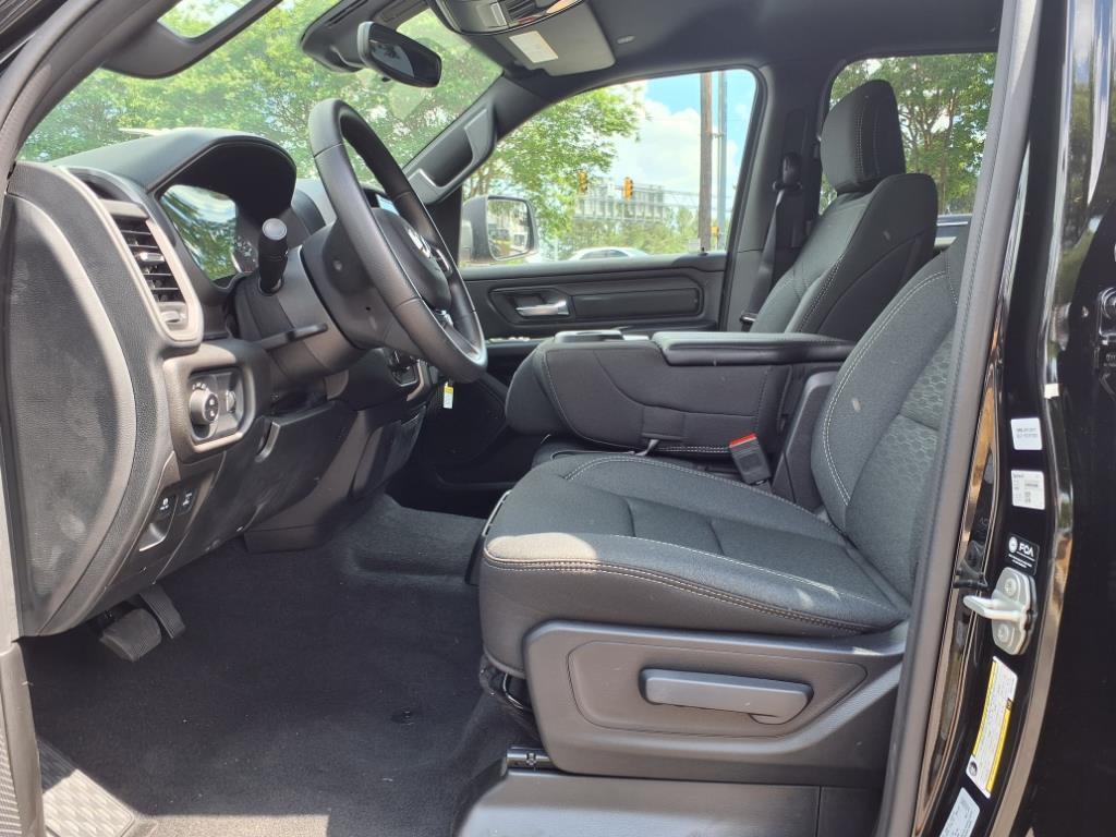 2025 Ram 1500 Tradesman photo 3