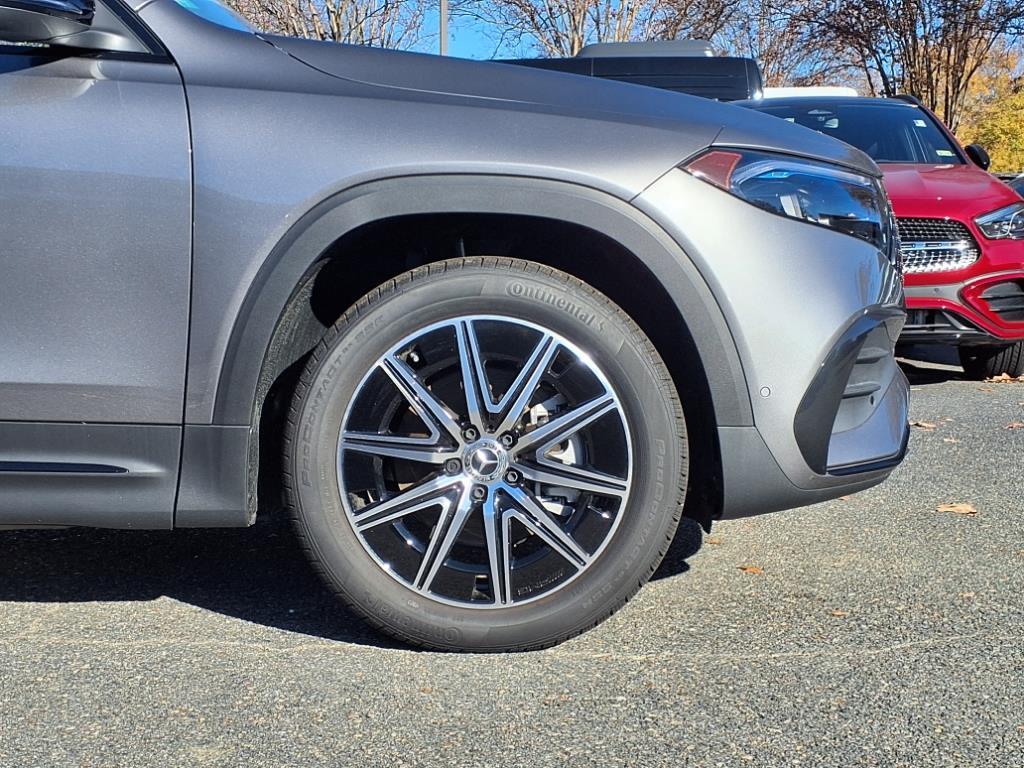 2024 Mercedes Benz EQB 300 4MATIC photo 2