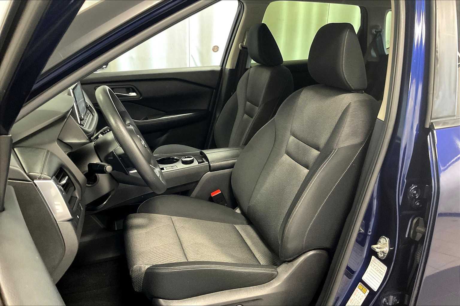 2024 Nissan Rogue SV photo 9