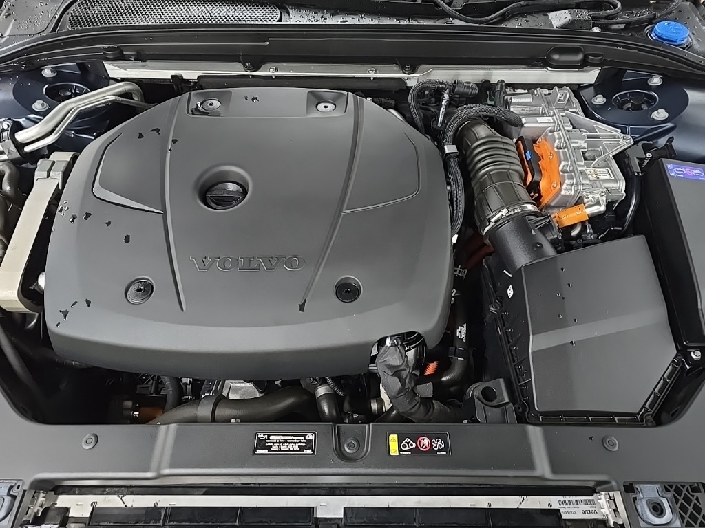 2019 Volvo S60 T8 Inscription photo 12