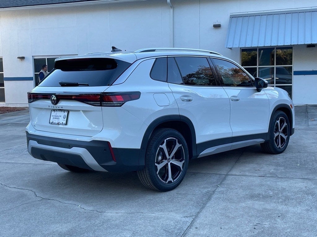 2026 Volkswagen Tiguan SE photo 2
