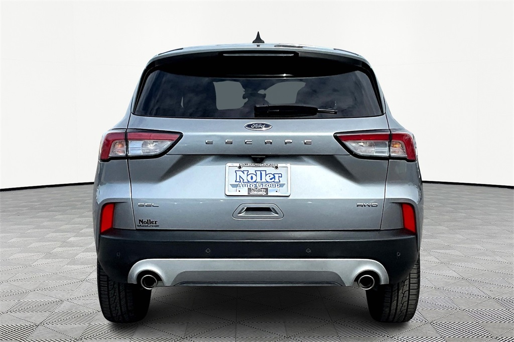 2022 Ford Escape SEL photo 4