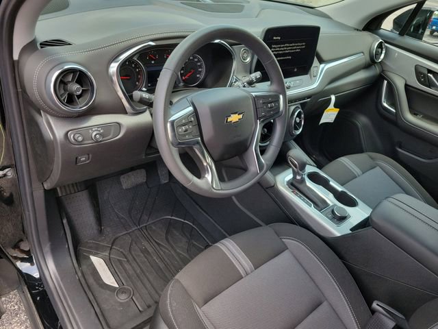 2025 Chevrolet Blazer 2LT photo 3