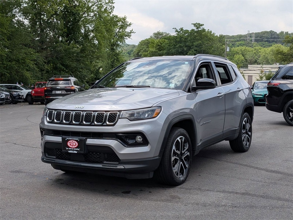 2023 Jeep Compass Limited photo 8