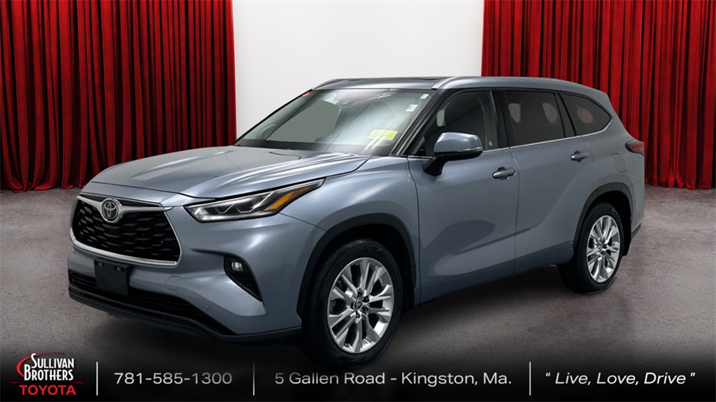 2023 Toyota Highlander Limited's photo