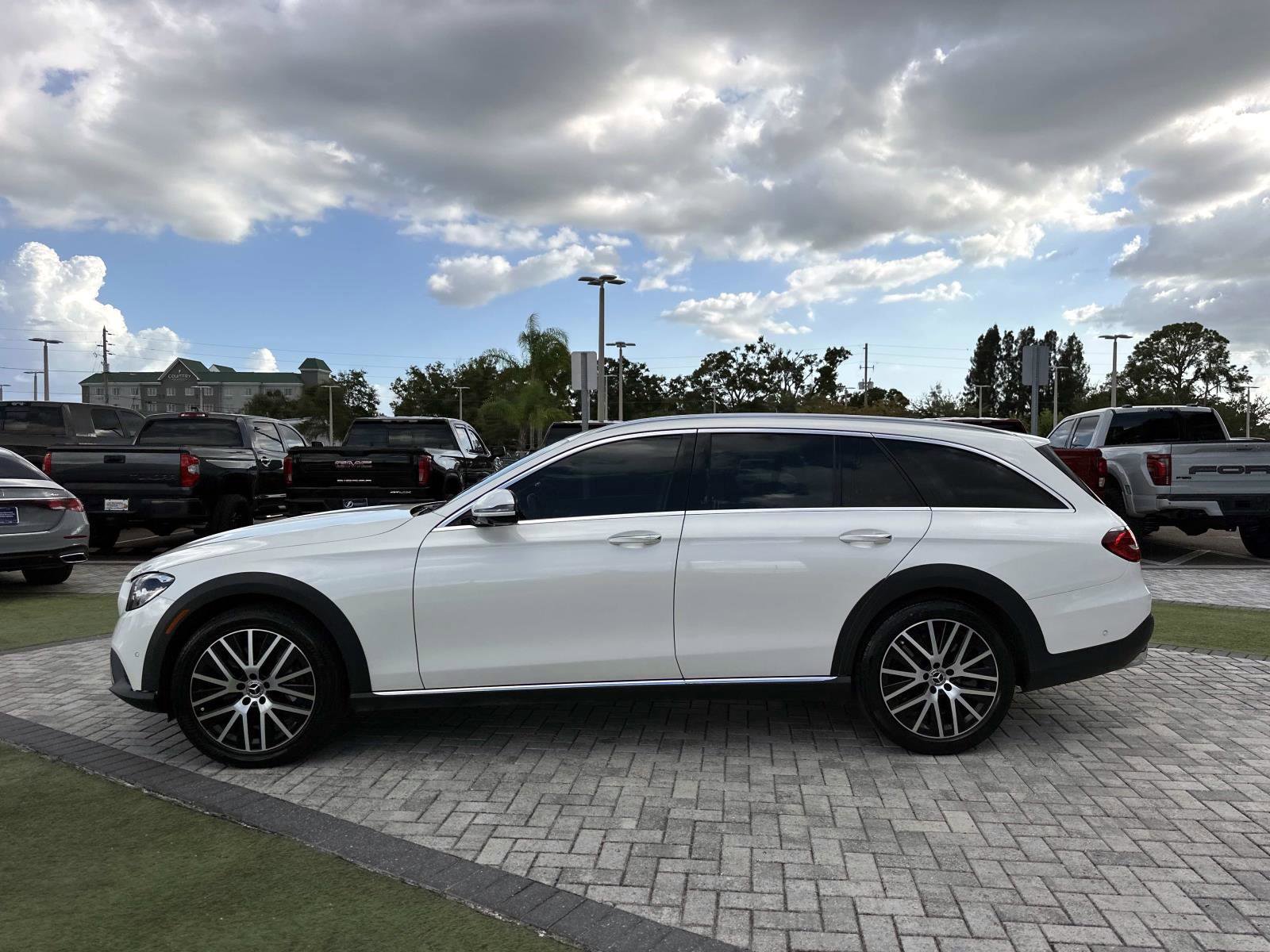 2022 Mercedes Benz E 450 4MATIC All-Terrain photo 2