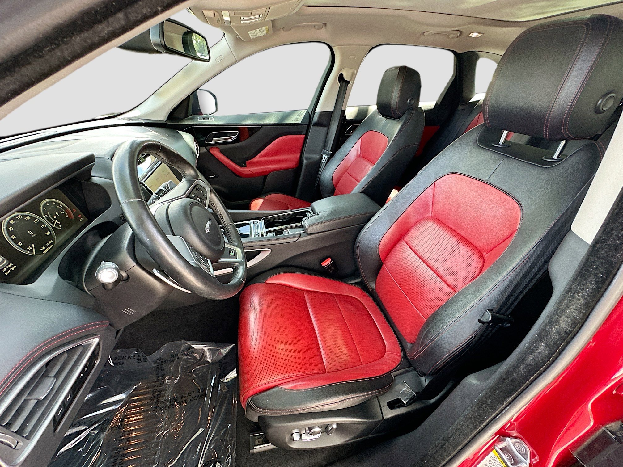 2018 Jaguar F-PACE R-Dynamic SE photo 19
