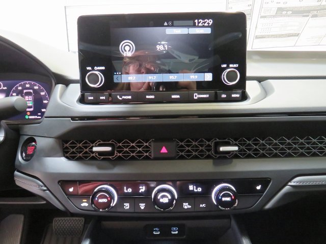 2025 Honda Accord SE photo 4