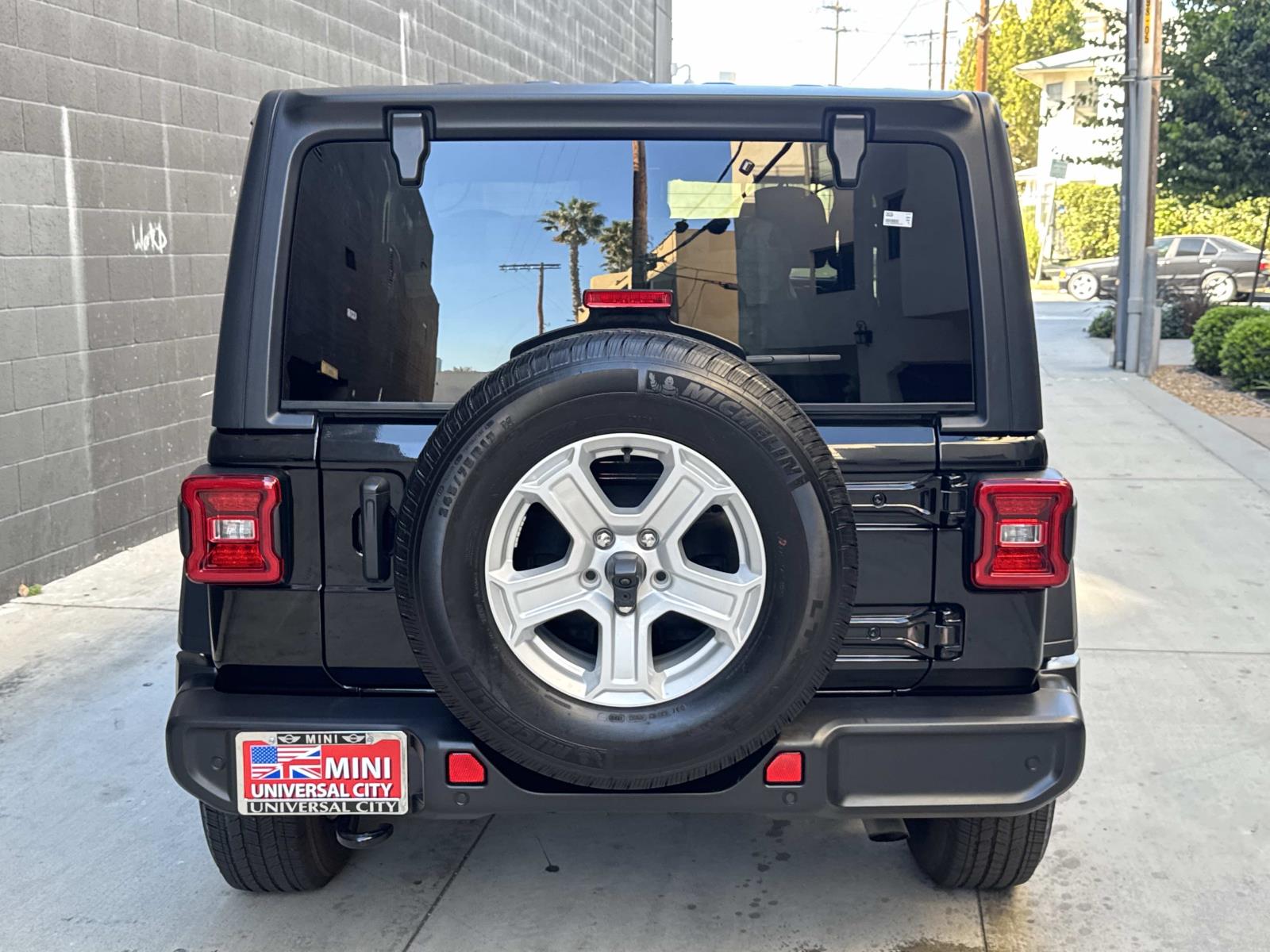 2021 Jeep Wrangler Sport S photo 4