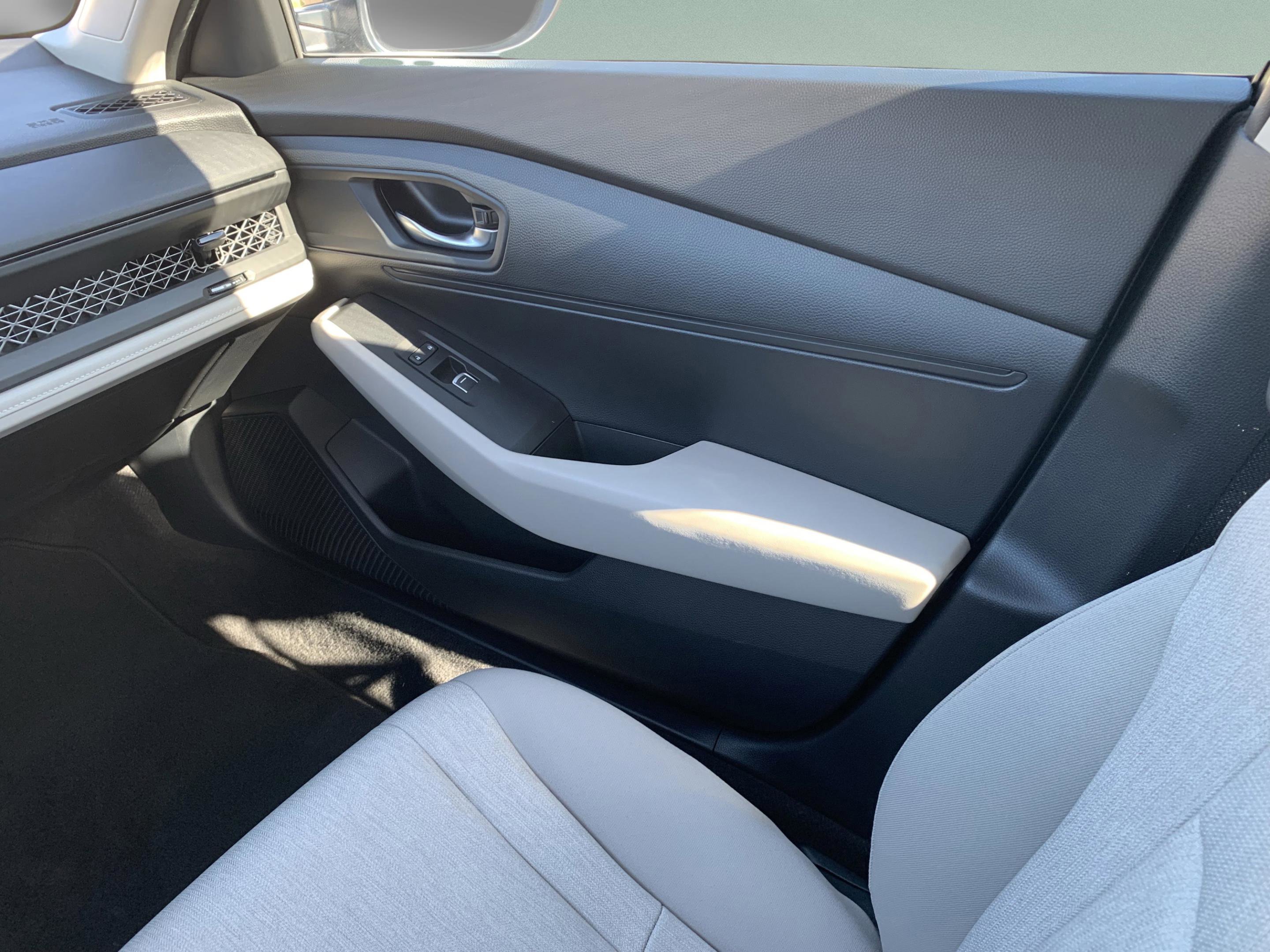 2023 Honda Accord LX photo 18