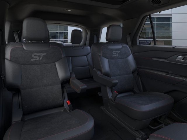 2025 Ford Explorer ST photo 9