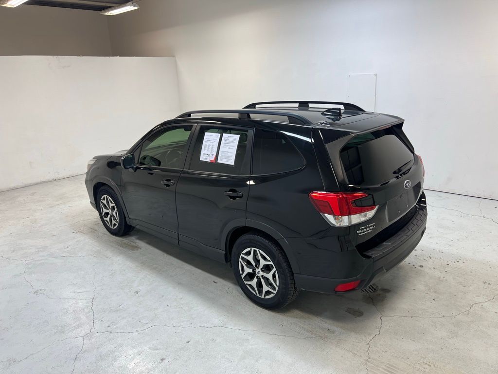 2020 Subaru Forester Premium photo 4