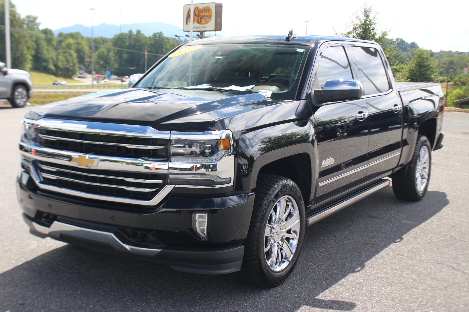 2017 Chevrolet Silverado 1500 High Country photo 3