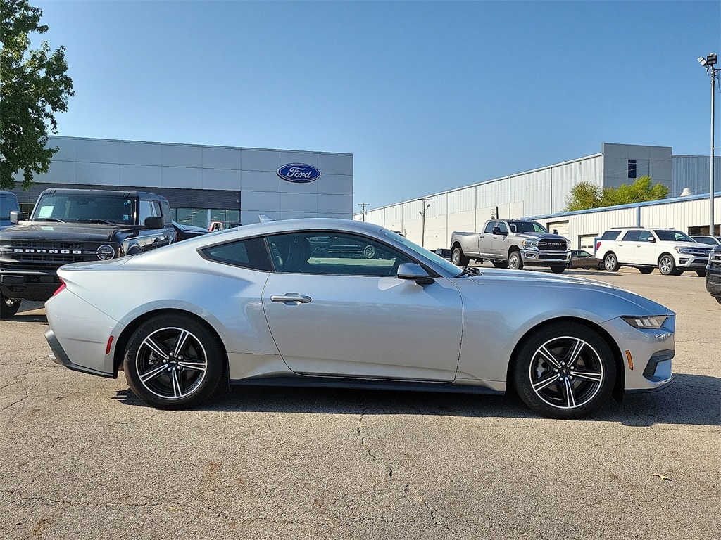 2024 Ford Mustang EcoBoost photo 5