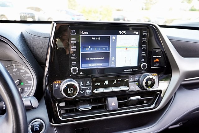 Used 2021 White Toyota XLE image 24