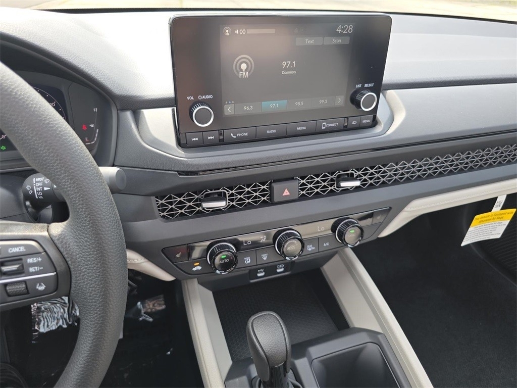 2025 Honda Accord SE photo 25