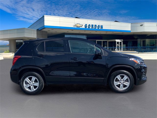 2022 Chevrolet Trax LS photo 4