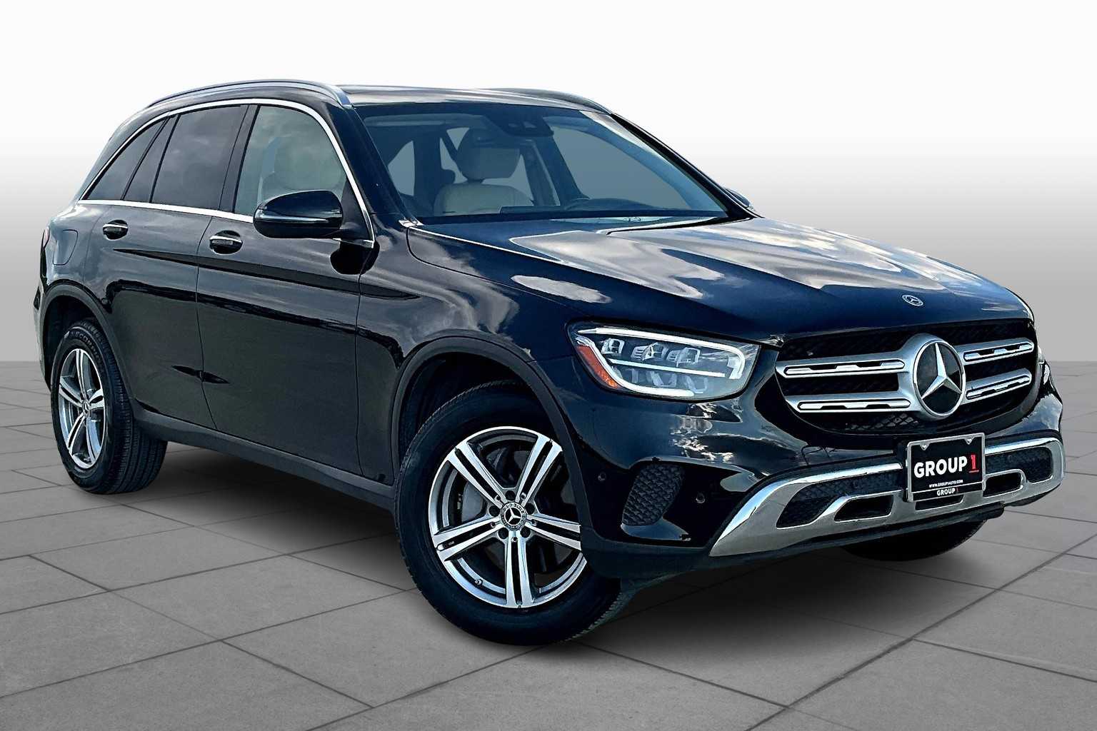 2022 Mercedes Benz GLC 300 photo 2