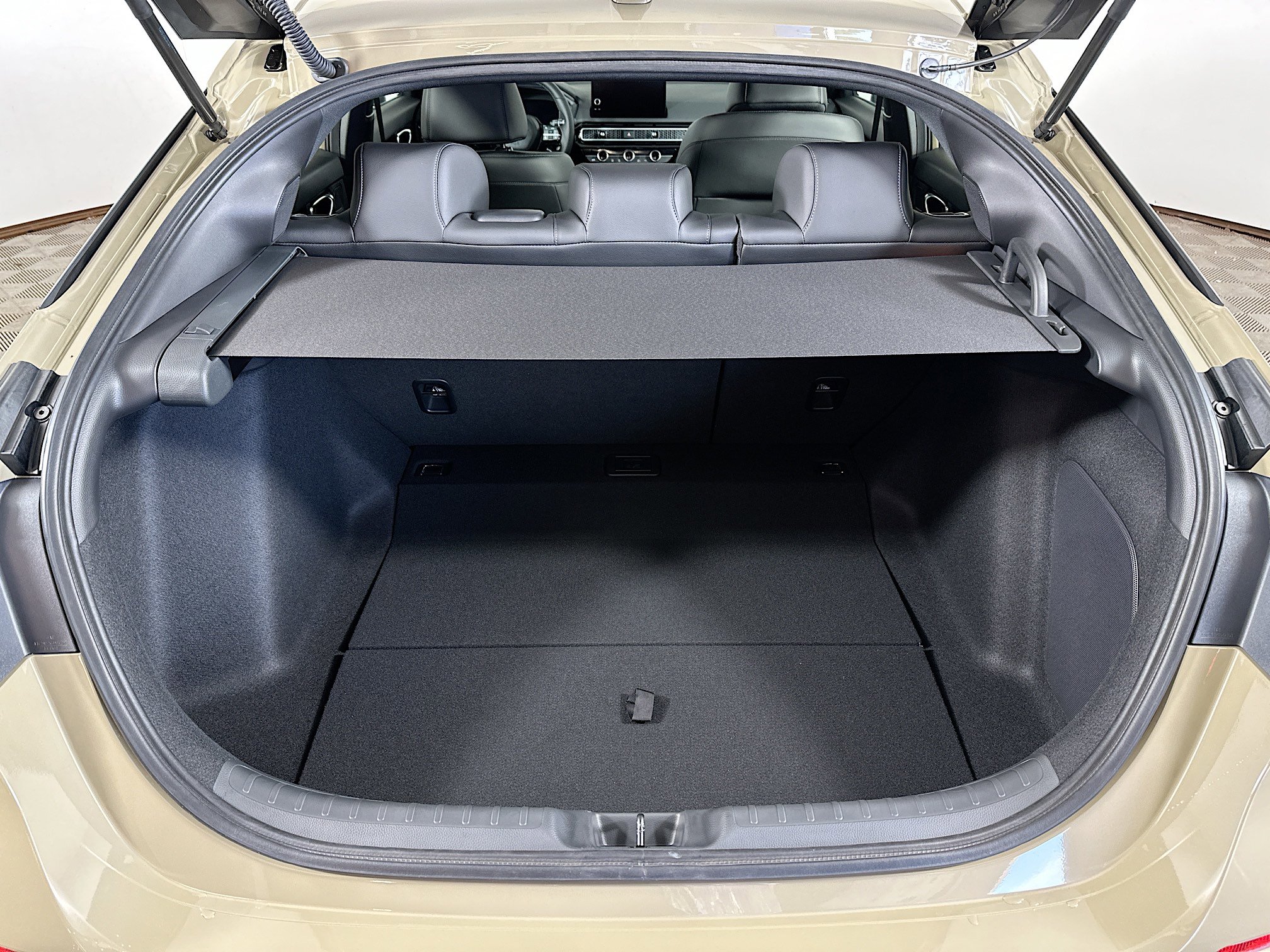 2026 Honda Civic Hatchback Touring Hybrid photo 27