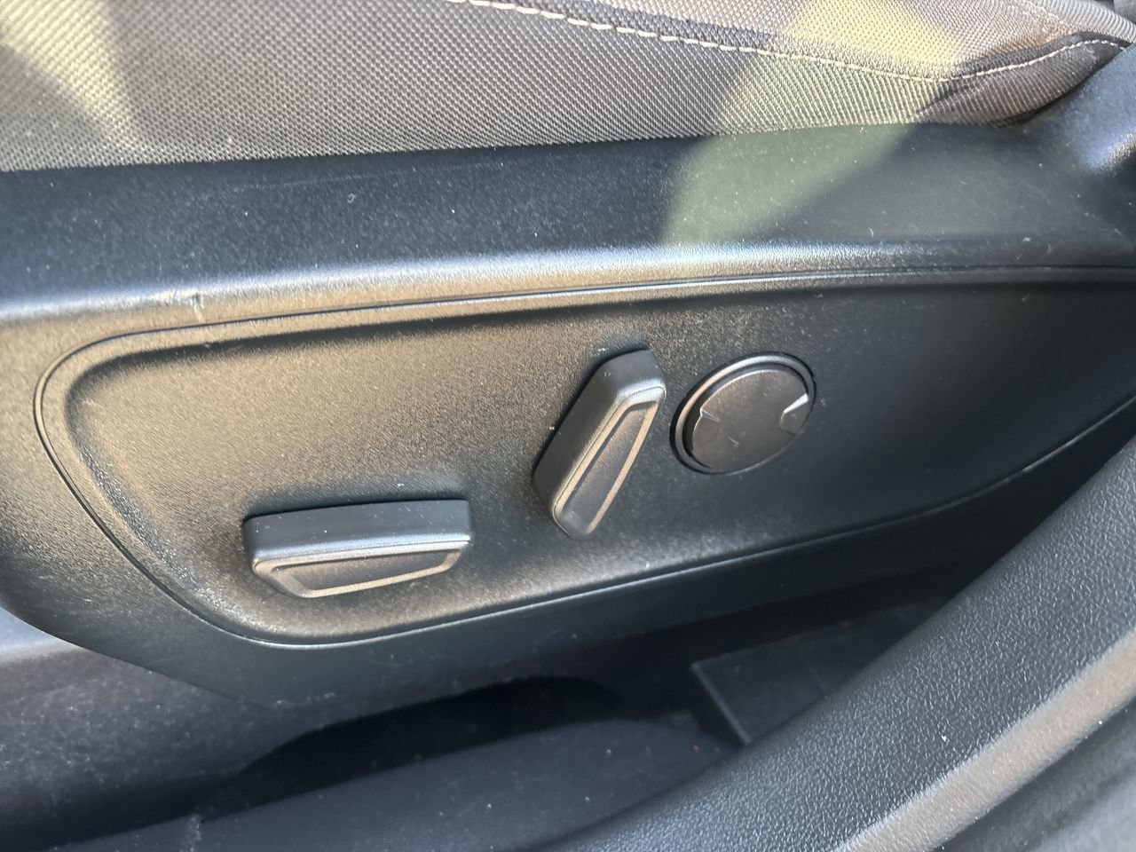 2020 Ford Escape SE photo 19