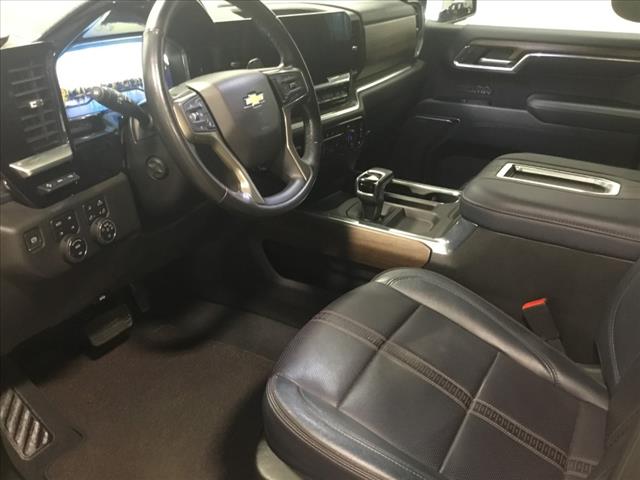 2022 Chevrolet Silverado 1500 High Country photo 17
