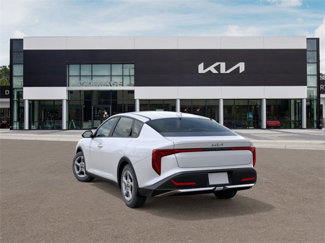 2025 Kia K4 LXS photo 3