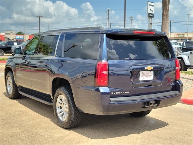 2019 Chevrolet Suburban LT photo 5