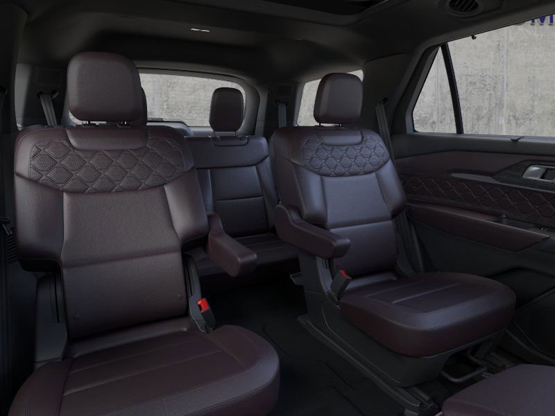 2025 Ford Explorer Platinum photo 2