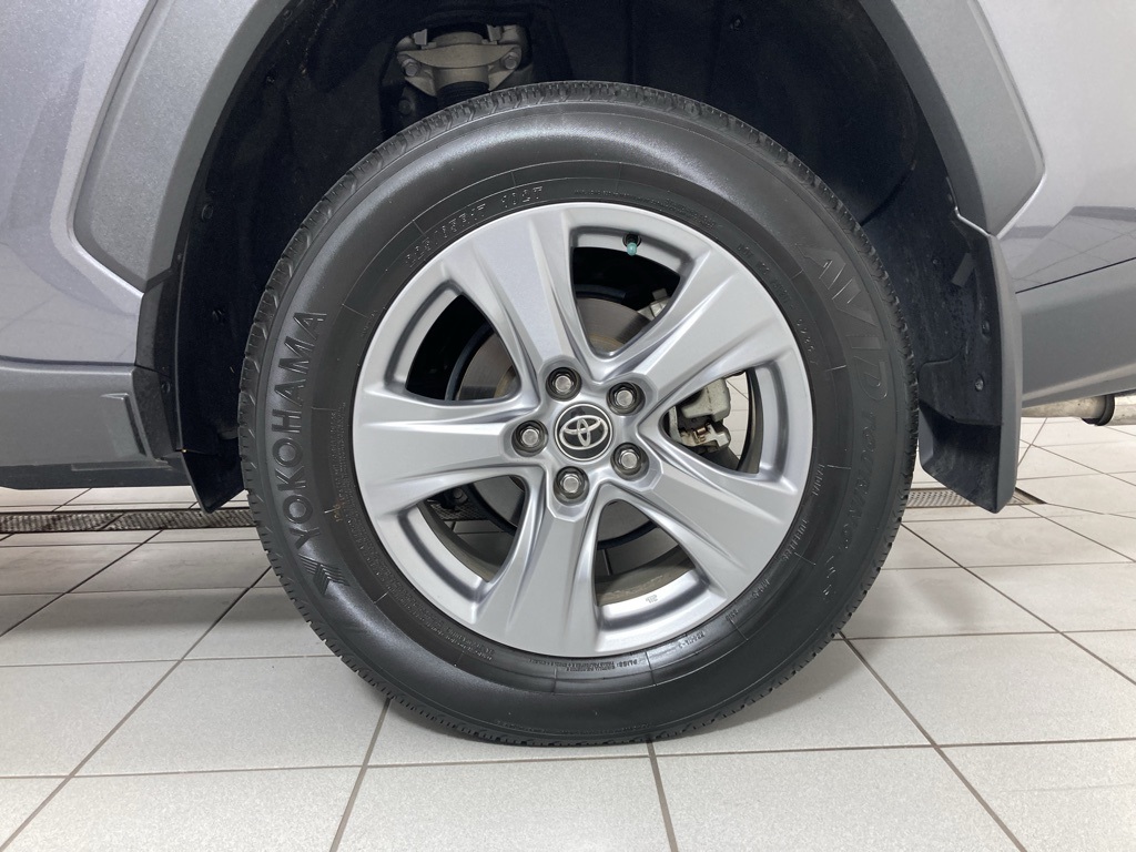 2022 Toyota RAV4 XLE photo 15