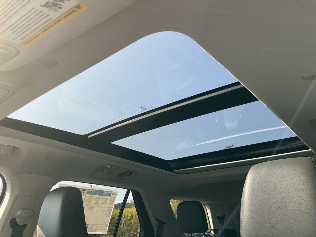 2025 Ford Explorer photo 4